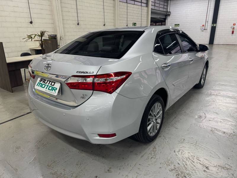 TOYOTA - COROLLA - 2017/2017 - Prata - R$ 93.900,00