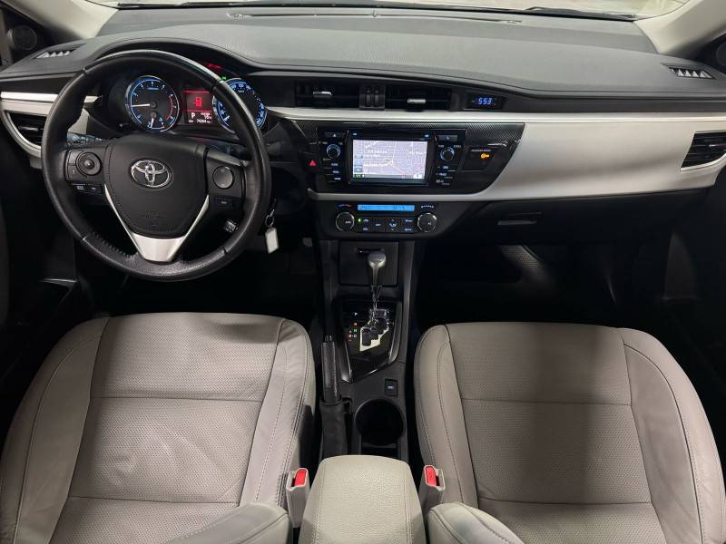 TOYOTA - COROLLA - 2017/2017 - Prata - R$ 93.900,00
