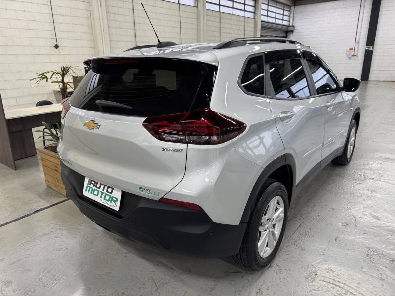 CHEVROLET - TRACKER - 2023/2023 - Prata - R$ 105.900,00