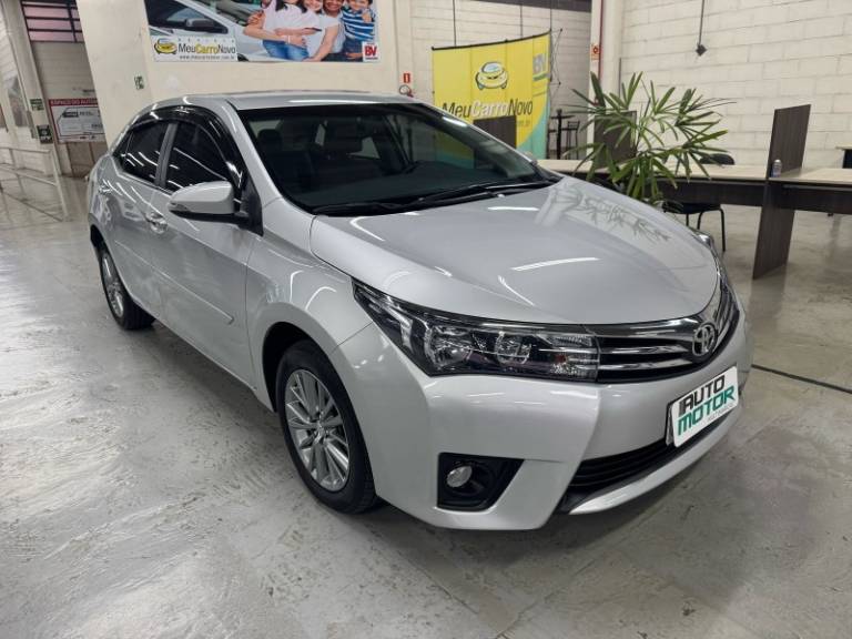 TOYOTA - COROLLA - 2017/2017 - Prata - R$ 93.900,00