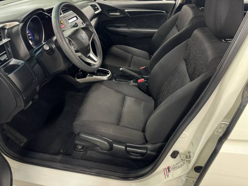 HONDA - FIT - 2017/2017 - Branca - R$ 73.900,00