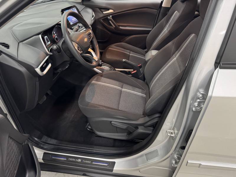 CHEVROLET - TRACKER - 2023/2023 - Prata - R$ 105.900,00