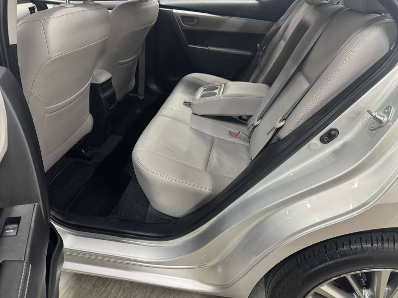 TOYOTA - COROLLA - 2017/2017 - Prata - R$ 93.900,00