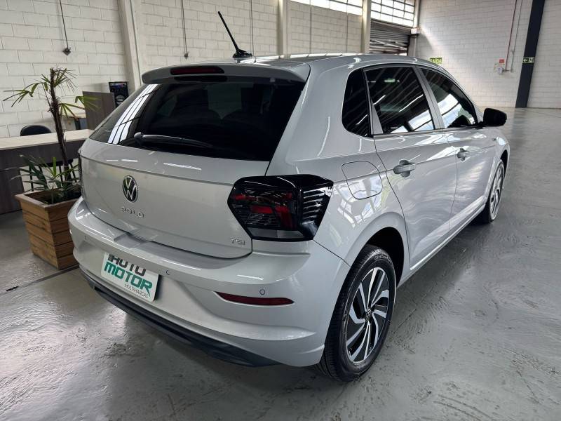 VOLKSWAGEN - POLO - 2023/2023 - Prata - R$ 105.900,00