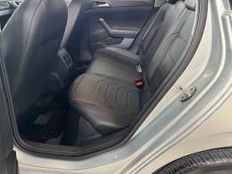 VOLKSWAGEN - POLO - 2023/2023 - Prata - R$ 105.900,00