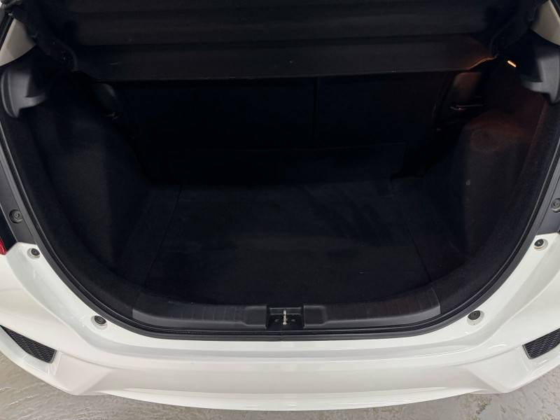 HONDA - FIT - 2017/2017 - Branca - R$ 73.900,00