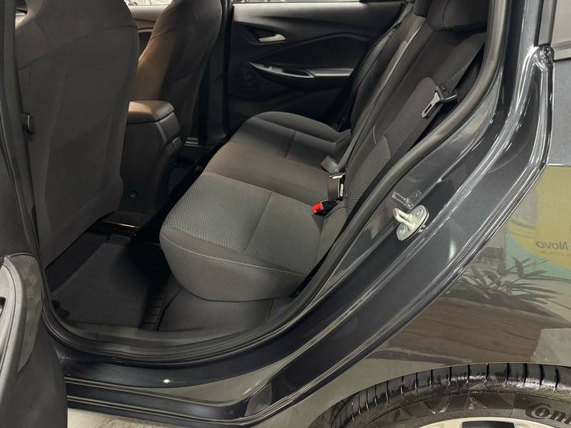 CHEVROLET - ONIX - 2024/2024 - Cinza - R$ 93.900,00