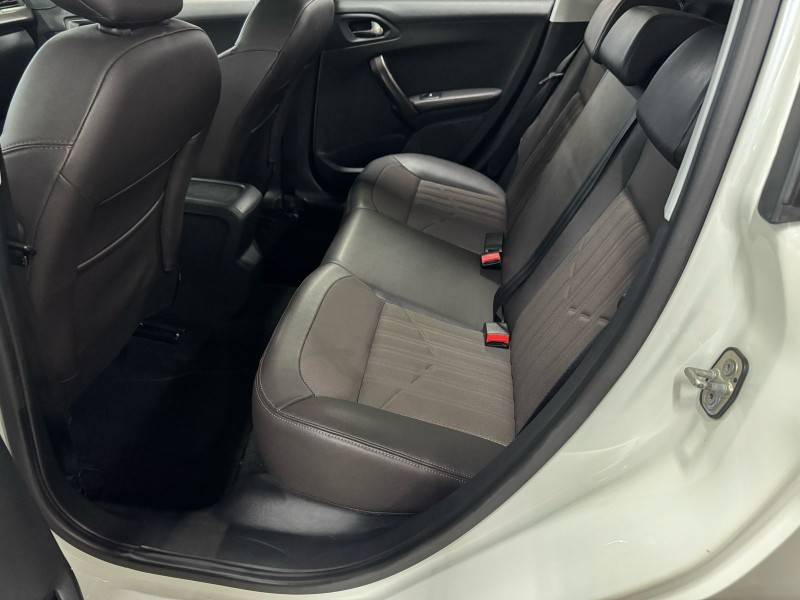 PEUGEOT - 2008 - 2016/2016 - Branca - R$ 59.900,00